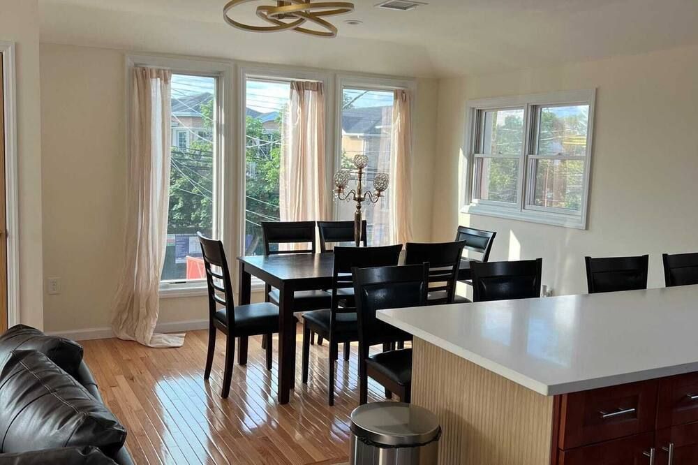 Perfect 3-bedroom house with AC 5mins from JFK - קווינס - חדר אוכל