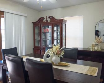 Quiet and comfortable - Cleveland - Matsal