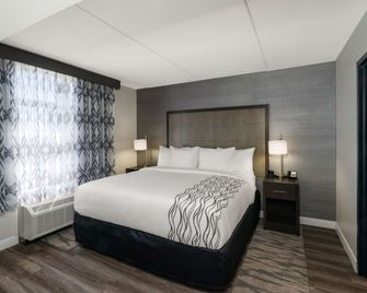 لا كينتا إن آند سويتس باي ويندام رالي داون تاون نورث - راليغ - غرفة نوم