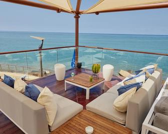 Coral Beach Hotel and Resort Beirut - Beirut - Balcón