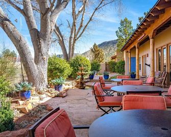Adobe Hacienda Bed & Breakfast - Sedona - Patio