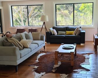 Mountain River House - River Front, 15min to Buller National Park. - Merrijig - Sala de estar