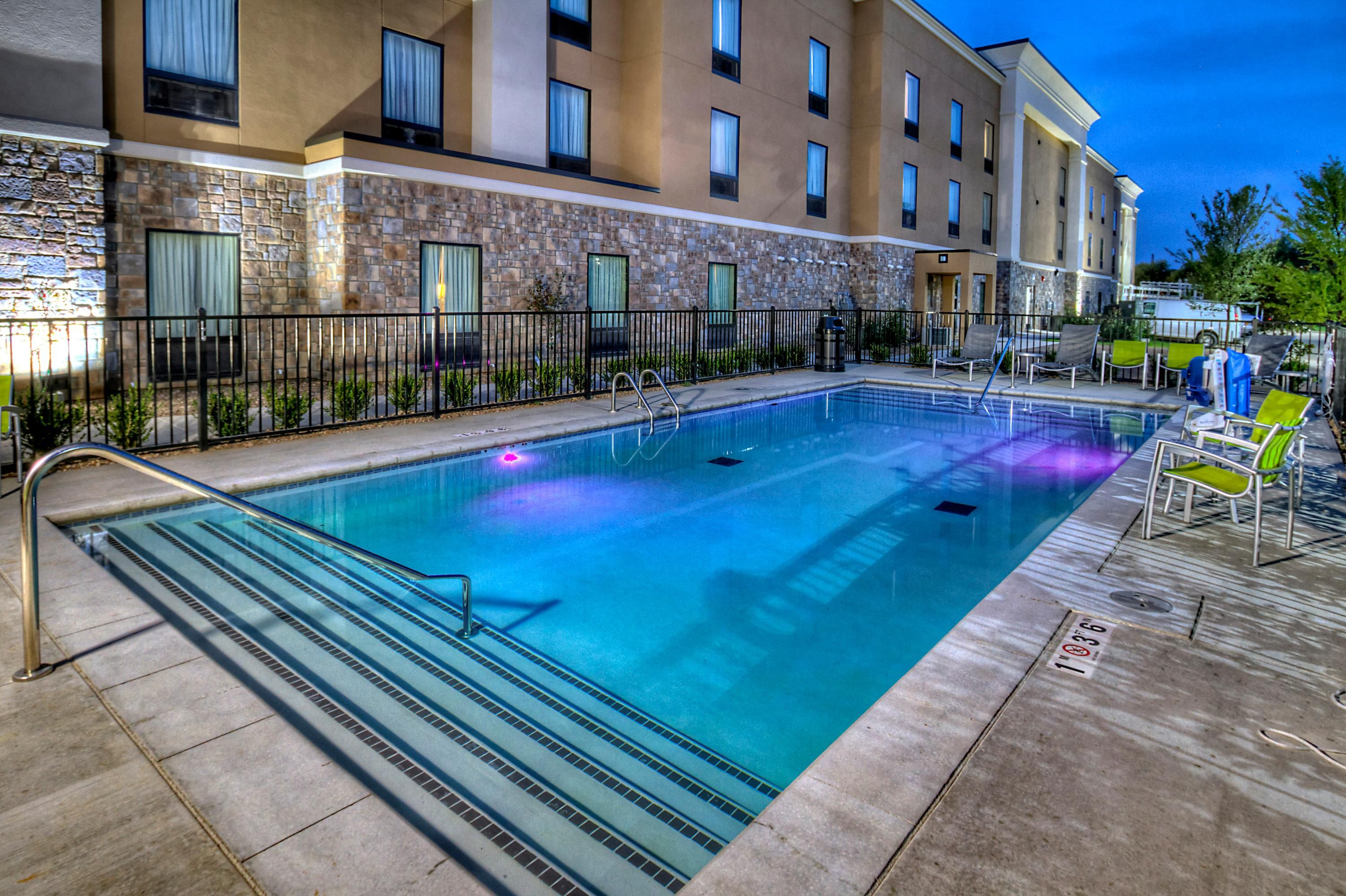 Hampton Inn & Suites Ada - Ada - Zwembad