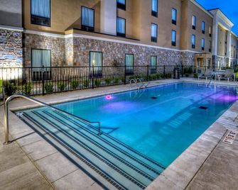 Hampton Inn & Suites Ada - Ada - Zwembad