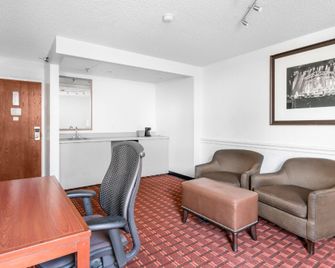 OYO Townhouse Houston George Bush Intercontinental - Houston - Sala de estar
