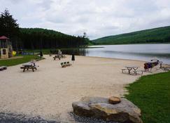 Perfect For Large Families & Groups - Excellent Location - Snowshoe - Beach