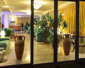 Hotel Torresi - Potenza Picena - Recepción