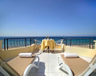 Hotel Palmera Resort - Sarimşakli - Балкон