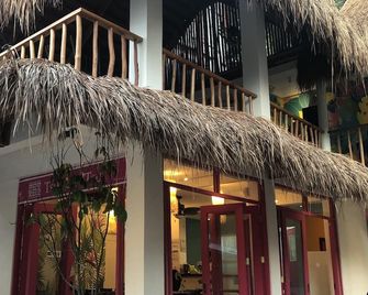 Way Shack Hostel - Oslob - Restaurant