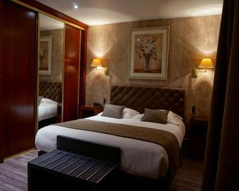 Hôtel de Bourgogne - Mâcon - Bedroom