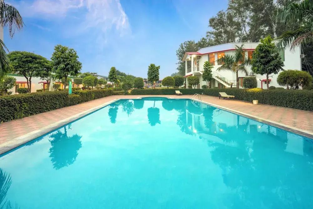 Corbett Holiday Forest Resort - Rāmnagar - Pool