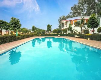 Corbett Holiday Forest Resort - Rāmnagar - Uima-allas