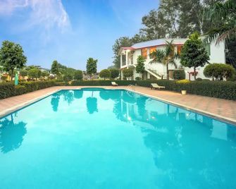 Corbett Holiday Forest Resort - Rāmnagar - Pool