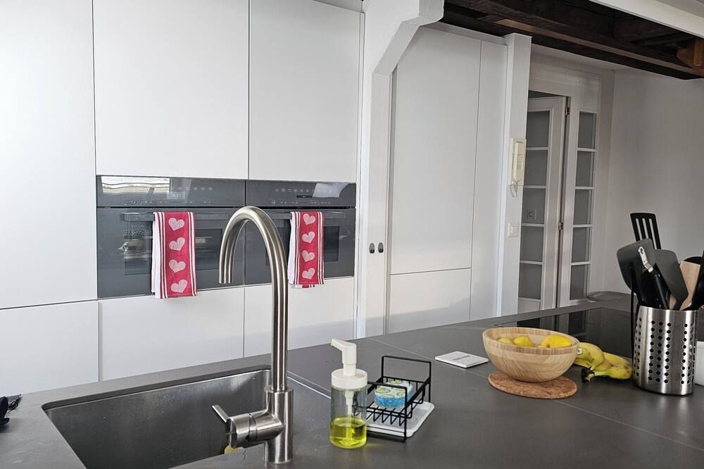 Enjoy a Designer furnished 1 Bdr + Loft im the heart of Zurich - ציריך - מטבח