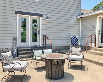 Lakefront Hidden Cove Guest Suite Private Entrance - Granbury