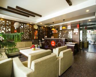 Oyo 4300 Hotel The Royal Placid - Jammu - Lounge