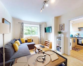 Lovely 1 bedroom flat in Wimbledon - London - Living room