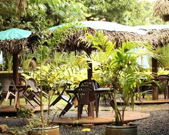 Tiki Lodge Bar & Restaurant - Santa Catalina