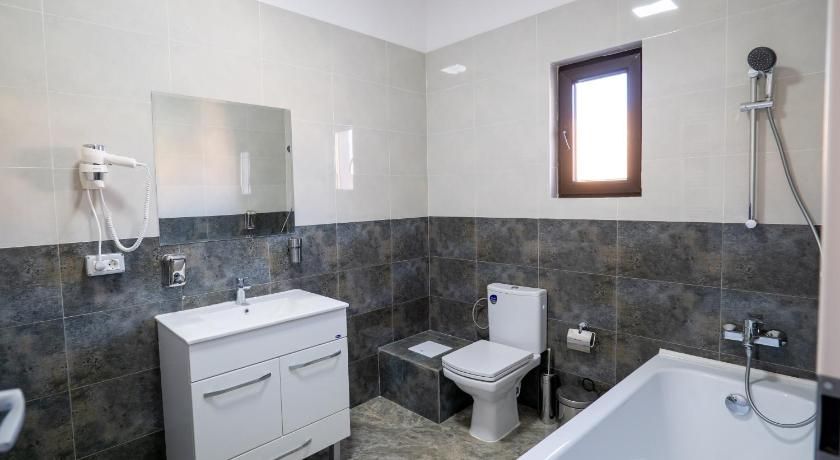 Simona Apartaments thumbnail 3