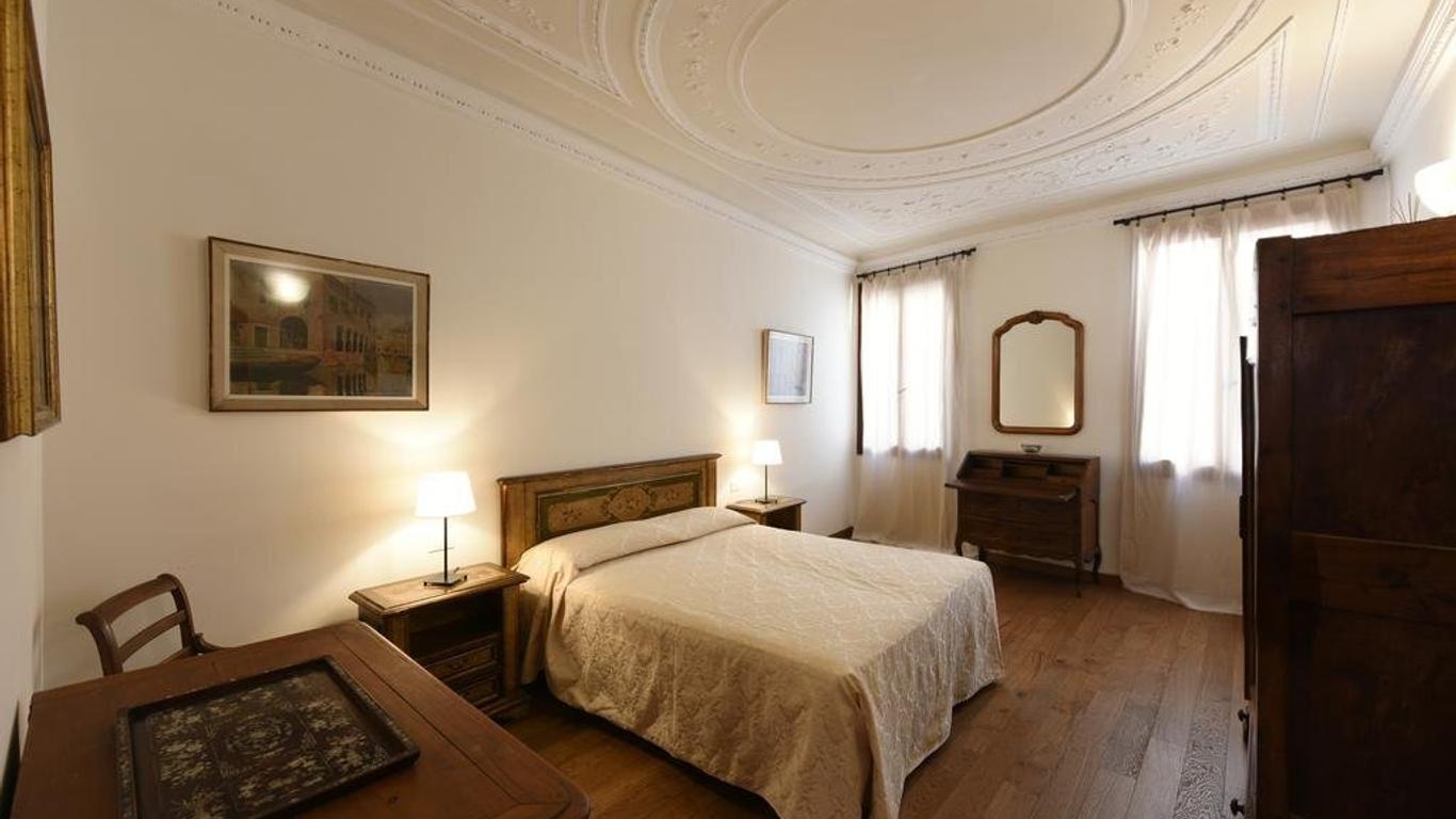 Le Due Corone Bed & Breakfast