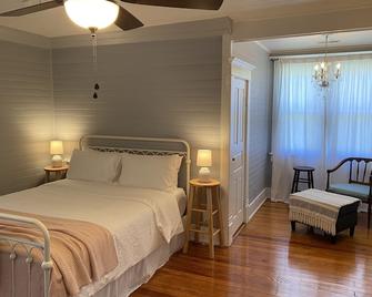 The Historic Depot House - Second Floor - Soddy Daisy - Bedroom