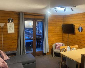 Ski apartment in Chatel - - Châtel - Salon