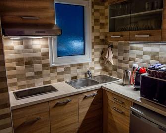 Zoe's Studio - Athens - Kitchen
