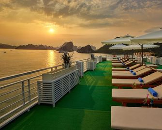 Alisa Cruise Halong - Ha Long - Parveke