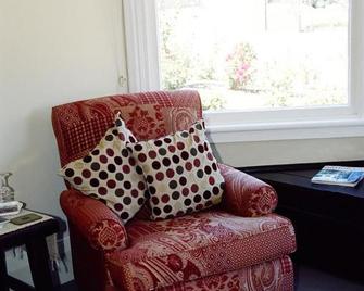 Anglesea House B&B - Blenheim - Living room