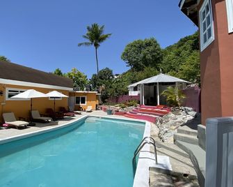 Coastal DeLuxe at The Blue Orchid B&B with Pool - Montego Bay - Piscine