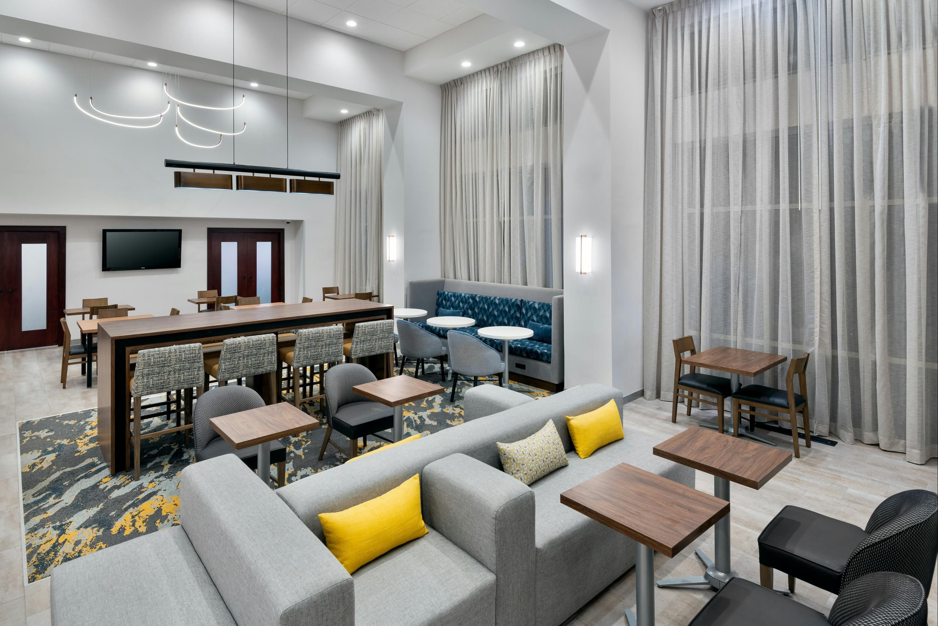 Hampton Inn & Suites Cleveland-Beachwood - Beachwood - Lounge