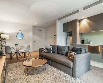 Spacious City Fringe Retreatpool & Free Parking - Melbourne - Wohnzimmer