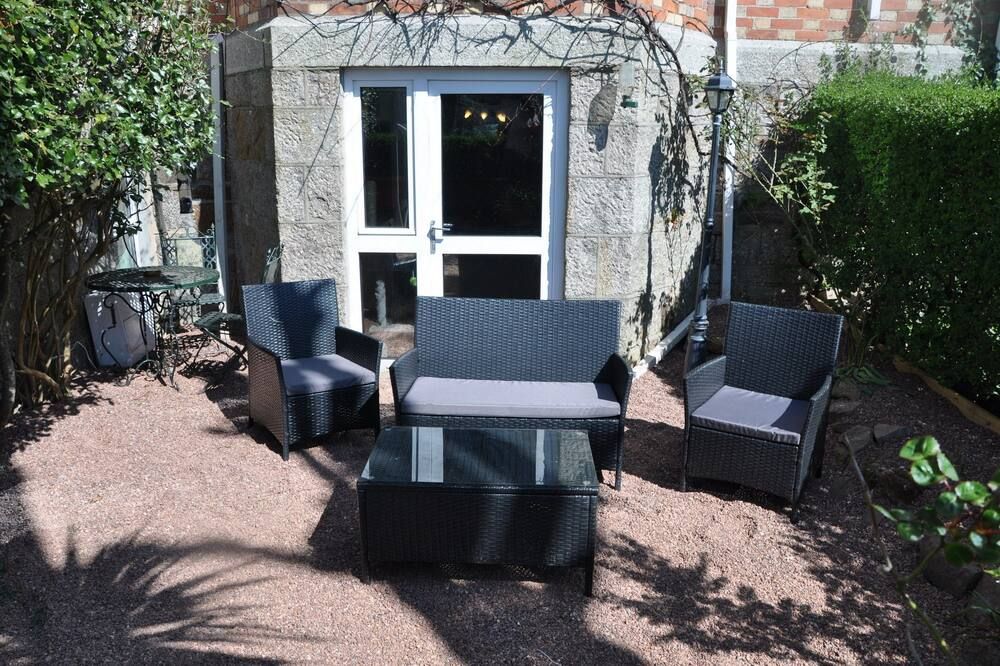 توروود هاوس هوتل - بنزانس - شرفة مرصوفة