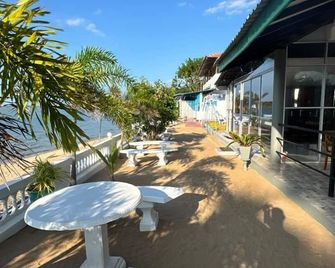 Dinuda Lagoon Hotel - Kalpitiya
