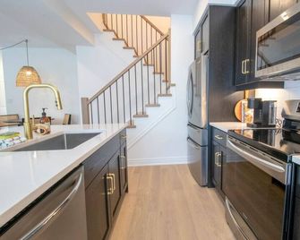 The Wright House - Modern 3bdrm Home In Midland! - Midland - Küche