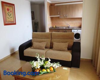 Apartamentos Turisticos Las Yucas - Torre del Mar - Living room