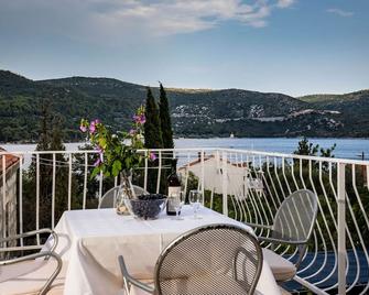 Apartments & Room Eva Slano - One Bedroom Apartment with Terrace and Sea View Srednji - Slano - Balcony