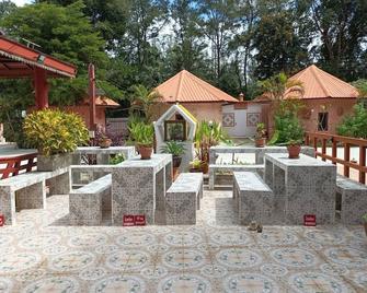 Vimanmek Resort - Yasothon - Patio