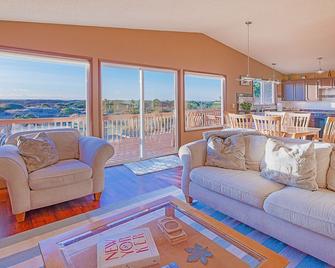 Ocean Trails Getaway - Ocean City - Living room