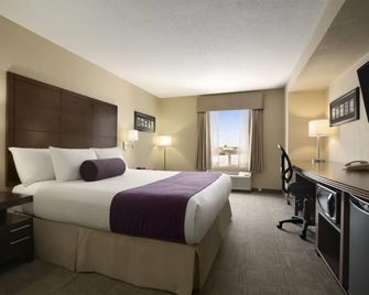Days Inn by Wyndham Regina - Regina - Bedroom
