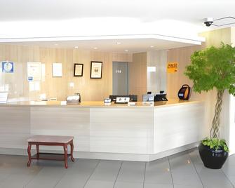 Shimabara Hakusan Hotel - Shimabara - Front desk