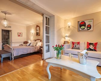 Hôtel La Suite - Villeneuve-lès-Avignon - Sala de estar