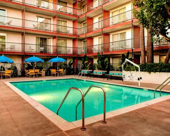 Fairfield by Marriott Inn & Suites Los Angeles LAX/El Segundo - El Segundo - Piscina