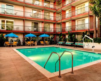 Fairfield by Marriott Inn & Suites Los Angeles LAX/El Segundo - El Segundo - Pool