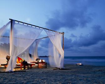 كاسيا بينتان - Lagoi - شاطئ