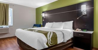 Quality Inn - Coraopolis - Bedroom