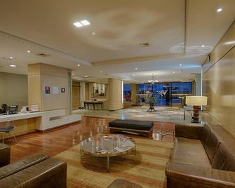 Hotel Victoria Villa Curitiba by Nacional Inn - קוריטיבה - לובי