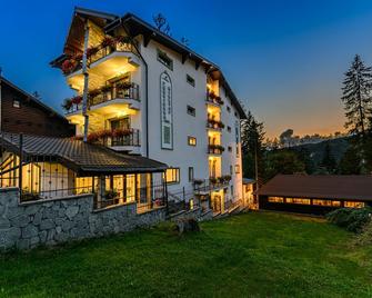 Pensiunea Hilltop - Predeal - Gebouw
