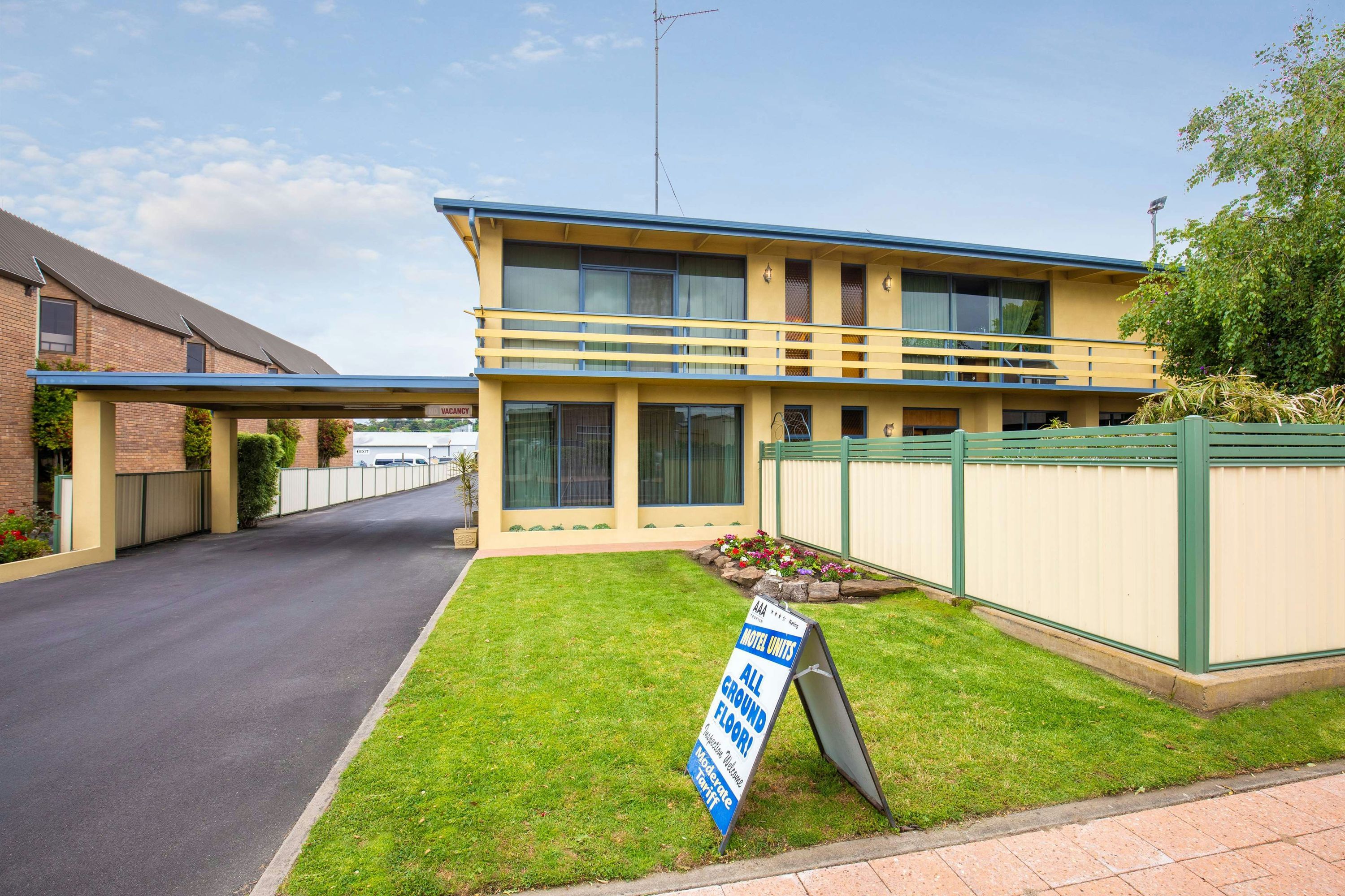 Mid City Motel Mount Gambier - מאונט גמבייר - בניין