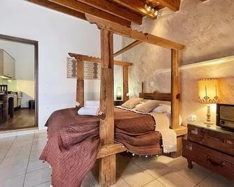 Sohora's Winter Sanctuary - Cozy & Perfect Getaway - Rethymno - Bedroom
